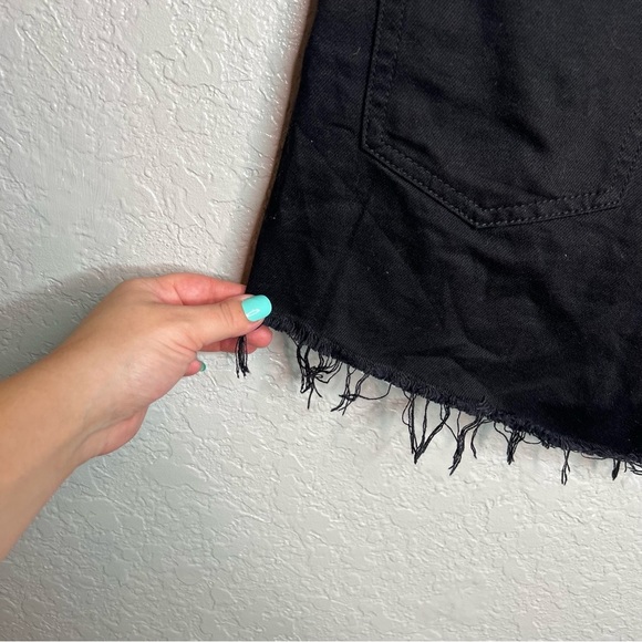 BNWOT Black Distressed Hem Shorts W/ Small Rips - Picture 3 of 7